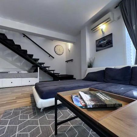Vila Luminoasa Cu Curte Privata Bucareste Exterior foto