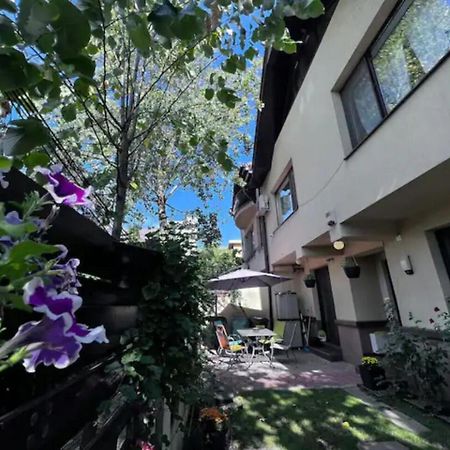 Vila Luminoasa Cu Curte Privata Bucareste Exterior foto