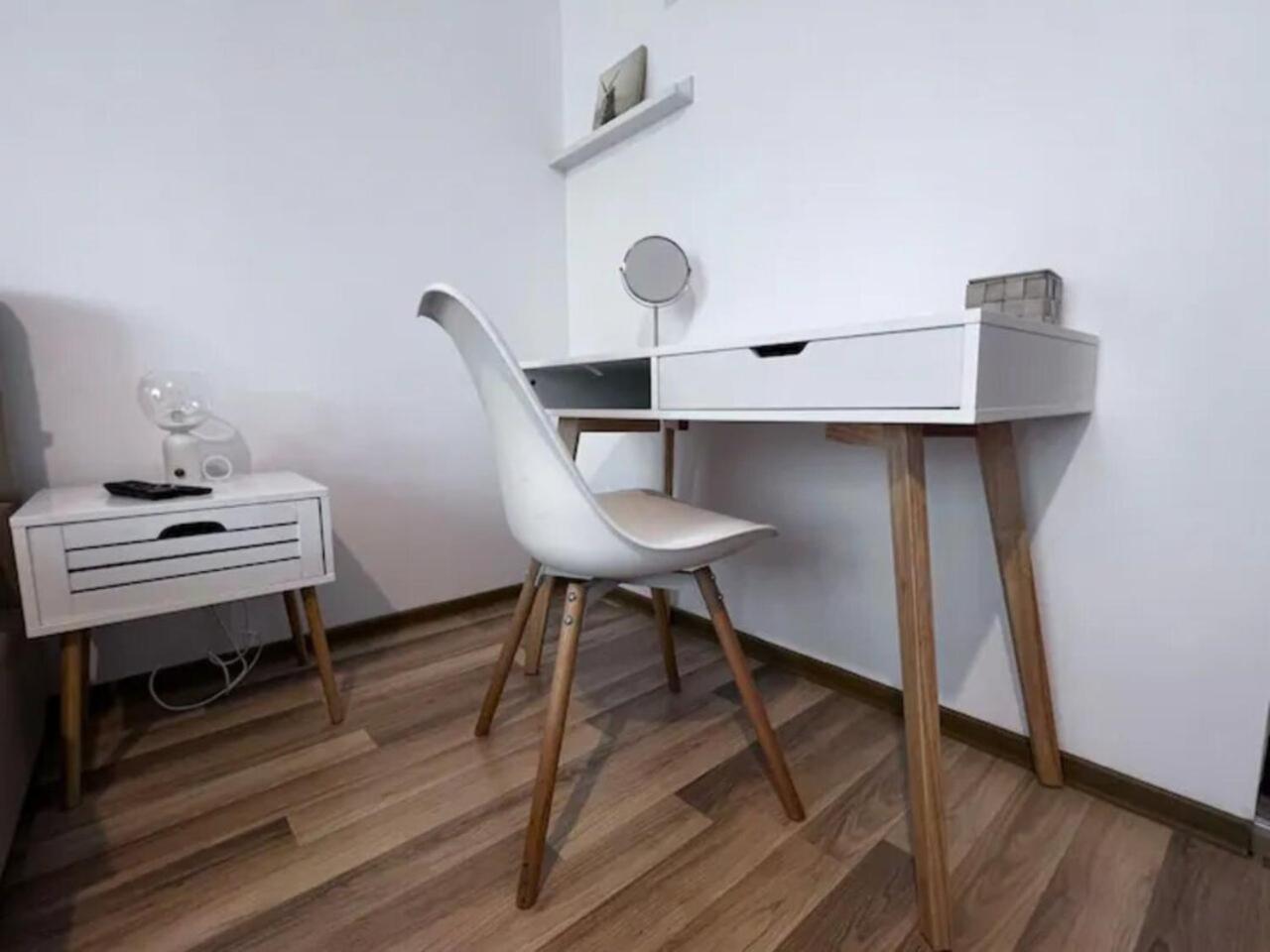 Vila Luminoasa Cu Curte Privata Bucareste Exterior foto