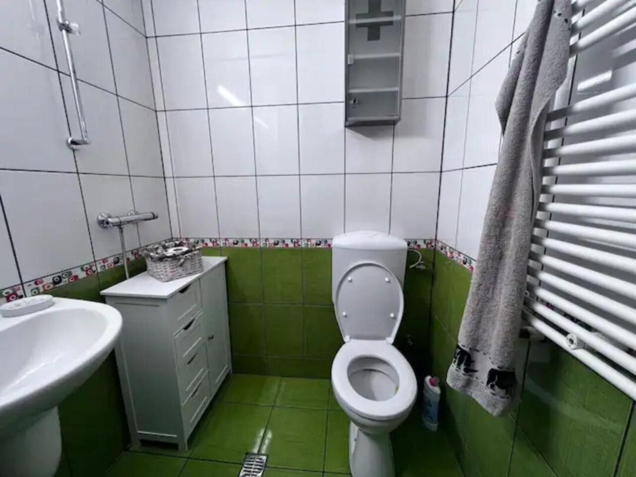 Vila Luminoasa Cu Curte Privata Bucareste Exterior foto