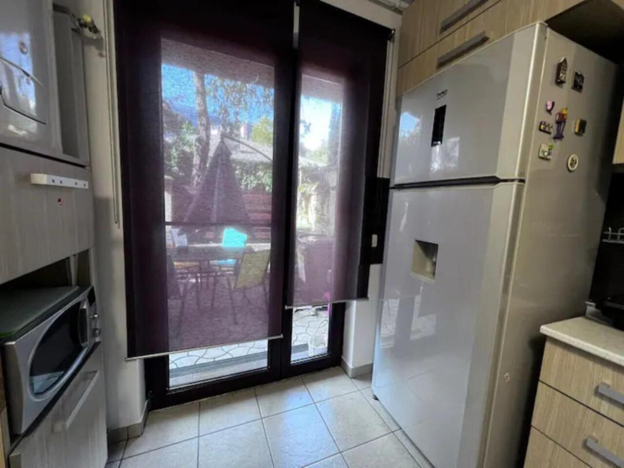 Vila Luminoasa Cu Curte Privata Bucareste Exterior foto